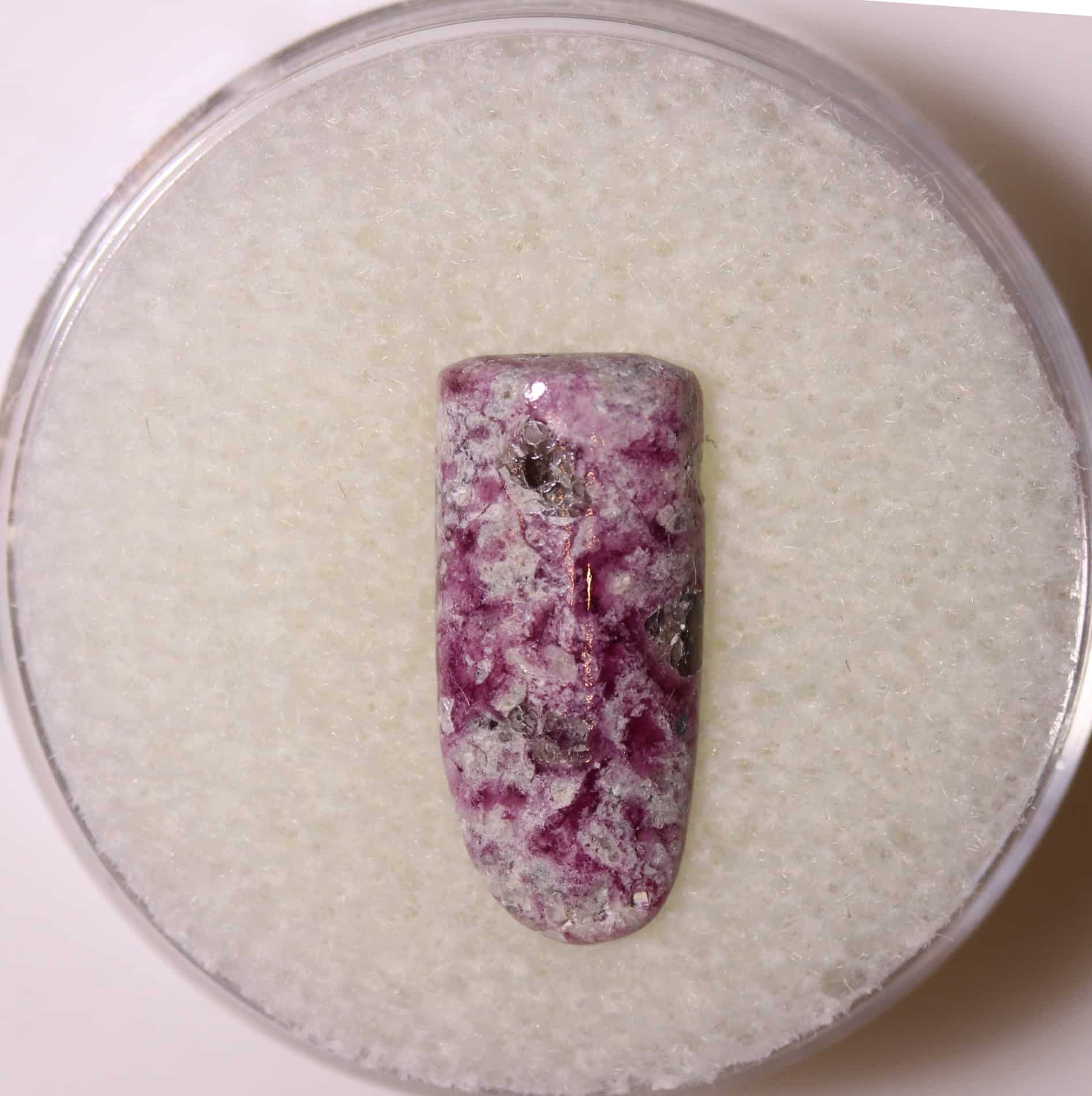 beryl wah wah cabochon 2 80cts bixbite utah freeform beryl wah wah cabochon 2 80cts bixbite utah freeform