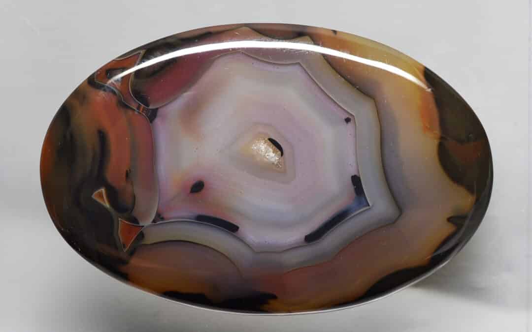 Piranha agate 199.21 ct Giant Oval Cabochon World Class 73.40 x 47.70 x 7.30 mm y101074