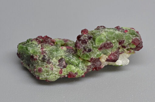 Spinel in Zoisite 1.79